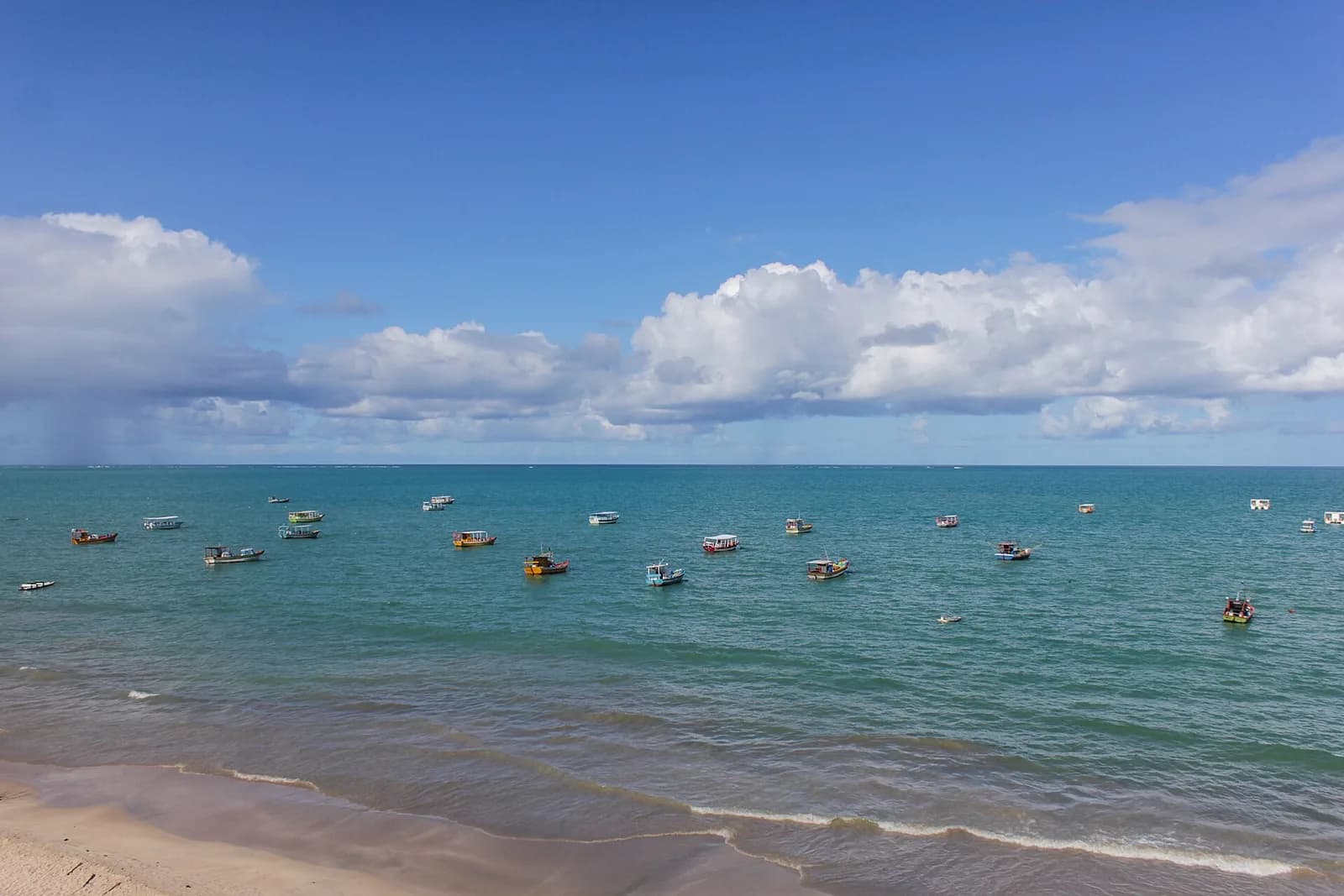 Águas transparentes da praia de Maragogi